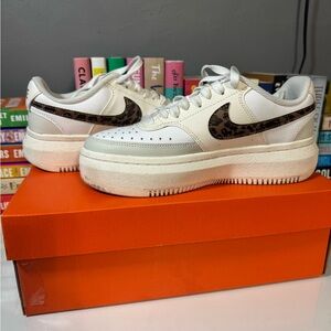 Nike Women's White and Brown Sneakers